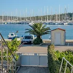 Seafront With Balcony Sea View And Mooring * 罗戈兹尼察