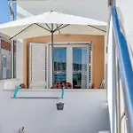 Διαμέρισμα Seafront With Balcony Sea View And Mooring *