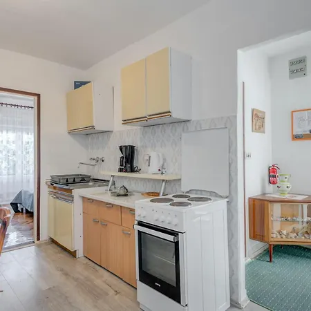 Seafront With Balcony Sea View And Mooring 아파트 *