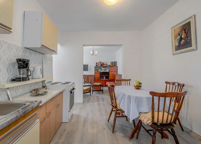 Seafront With Balcony Sea View And Mooring アパート