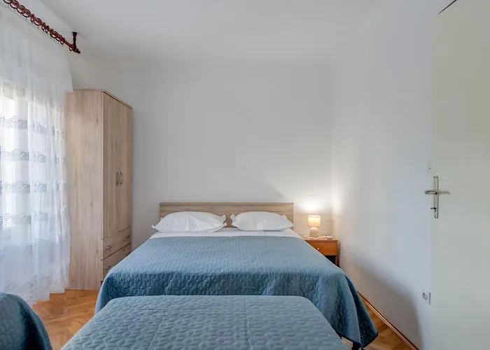 Seafront With Balcony Sea View And Mooring Apartamento *