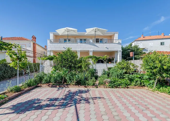 Seafront With Balcony Sea View And Mooring Apartamento Rogoznica (Sibenik-Knin)