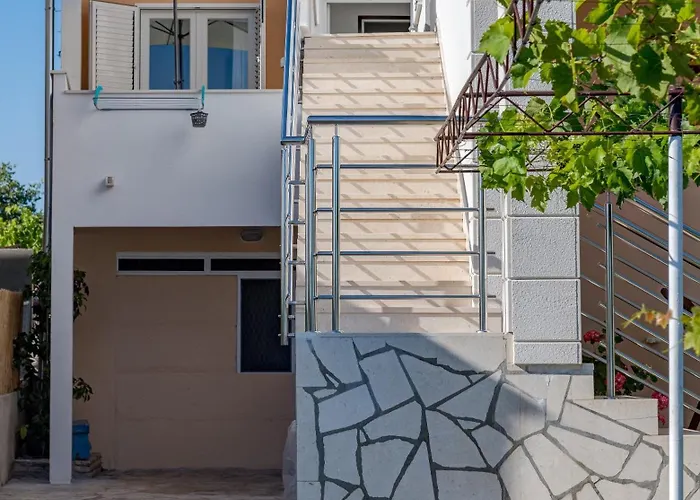 Apartamento Seafront With Balcony Sea View And Mooring Rogoznica (Sibenik-Knin)