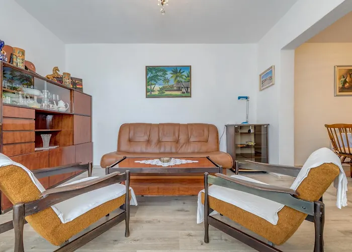 Seafront With Balcony Sea View And Mooring