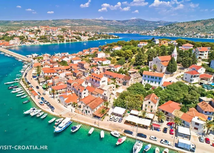 Seafront With Balcony Sea View And Mooring Apartamento Rogoznica (Sibenik-Knin)